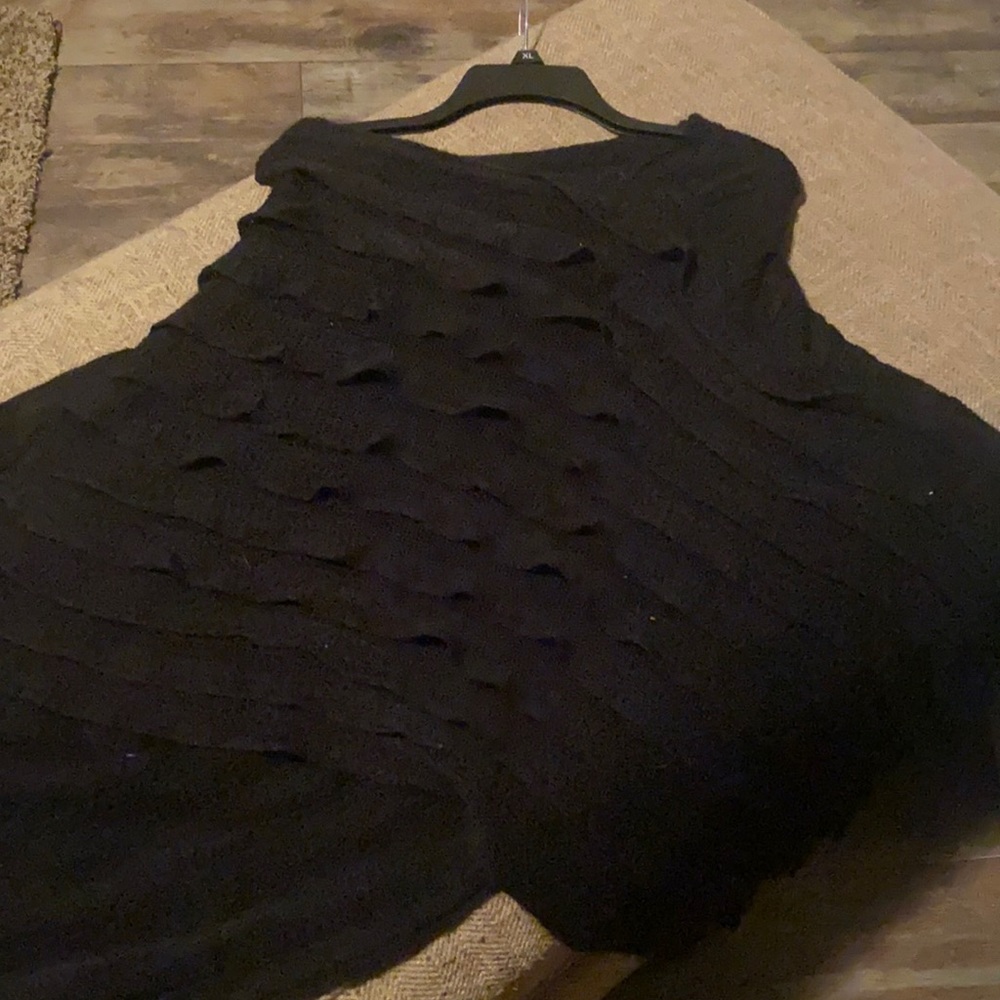 Like New Shaws Black & Tan with Scarfs